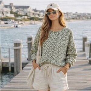 ⭐️NWOT H Halston Geo Print Sweater⭐️